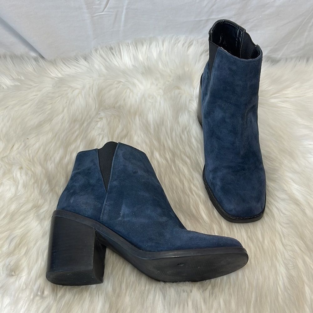 Shellys London Blue Kid Suede Pull On Ankle Booties Sz 7.5